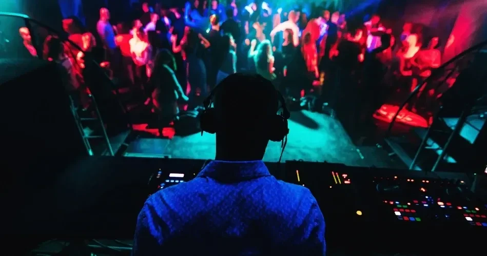 San Francisco Nightlife Guide 2026: Best Places to Party, Drink & Dance